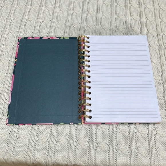 NWOT Spiral bound floral journal diary blank pages. 8.25 x6.5” 3/4” thick. - Picture 5 of 11